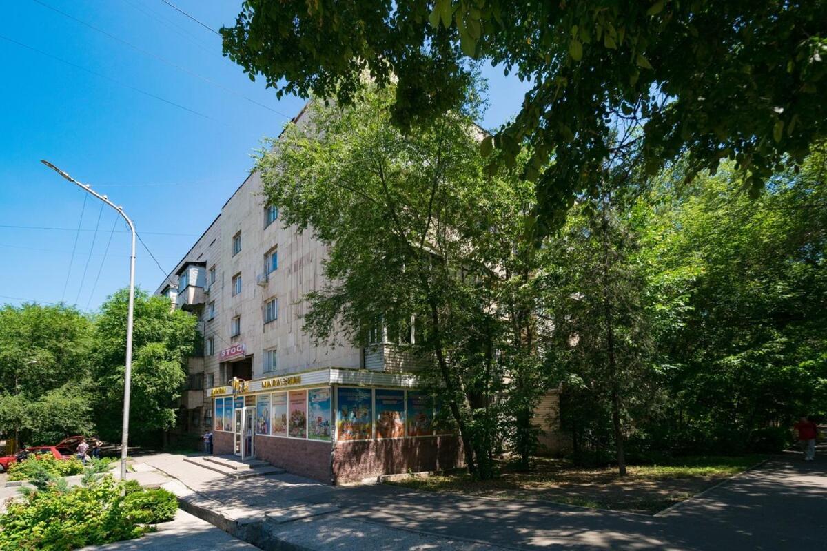 Nadezhda Apartments On Zhibek Zholy Avenue 33 Алматы Экстерьер фото
